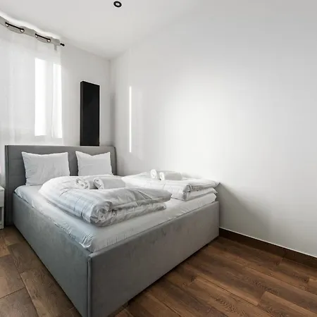 Rentplanet - Apartamenty Wiktoryn Warsaw Exterior photo